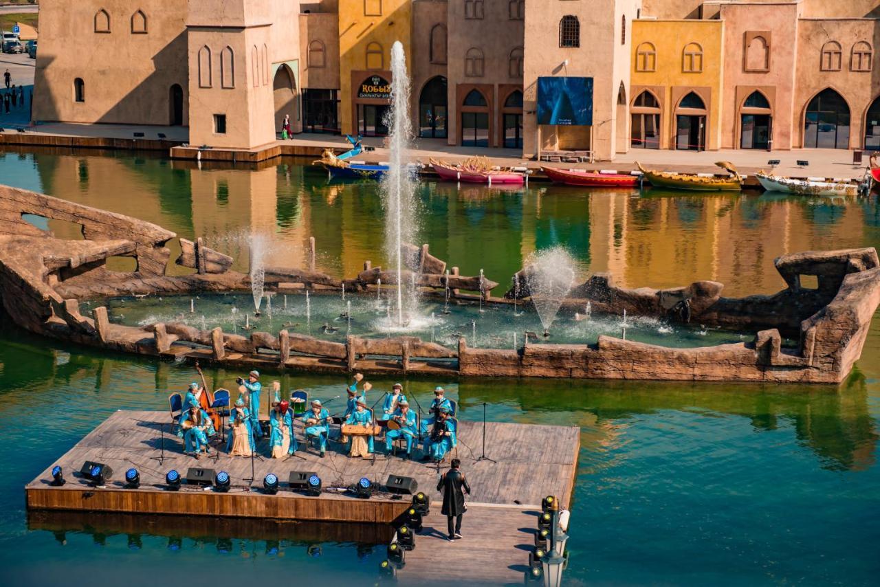 Karavansaray Turkistan Harbour Hotel -Flying Theatre Access Exterior foto The Village