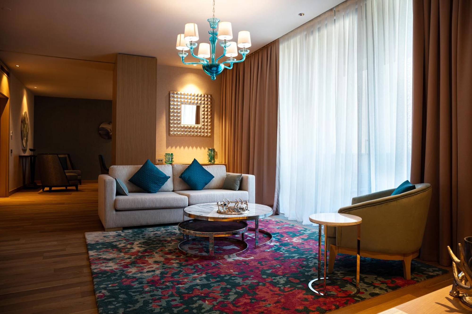 Karavansaray Turkistan Harbour Hotel -Flying Theatre Access Exterior foto A suite at the hotel