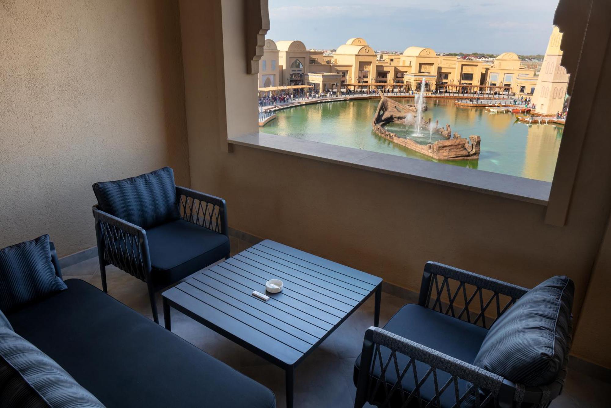 Karavansaray Turkistan Harbour Hotel -Flying Theatre Access Exterior foto The View