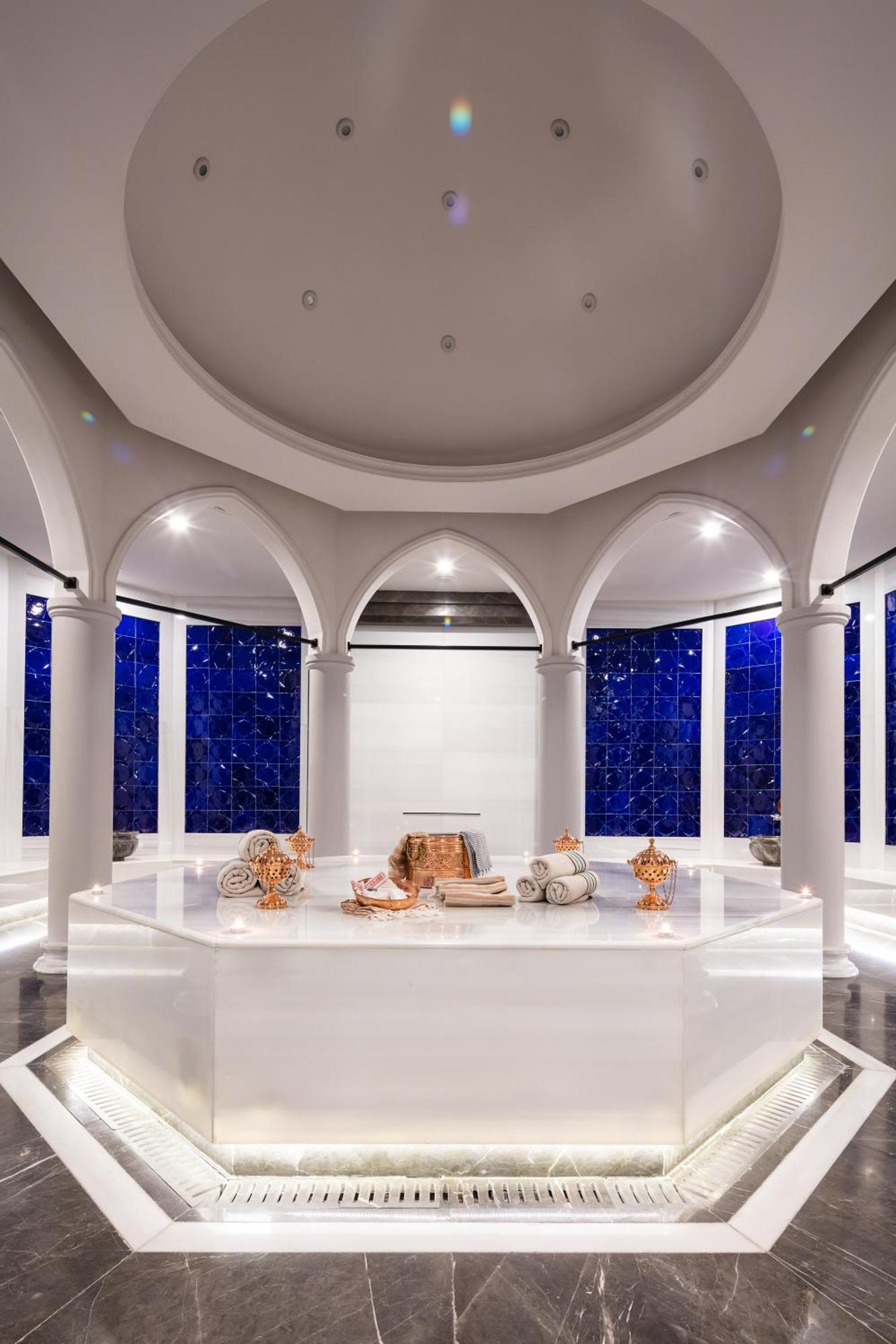 Karavansaray Turkistan Harbour Hotel -Flying Theatre Access Exterior foto Turkish bath at the Four Seasons Hotel, Istanbul