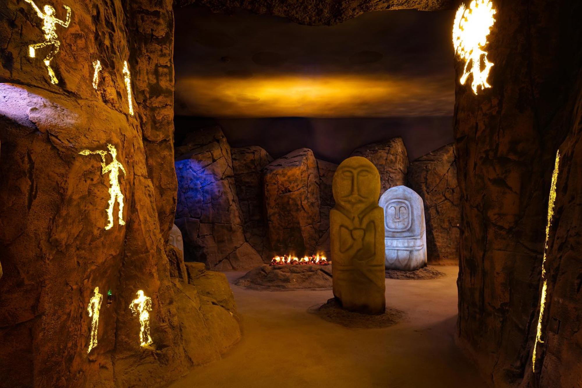 Karavansaray Turkistan Harbour Hotel -Flying Theatre Access Exterior foto The "Cave of the 1000 Buddhas"