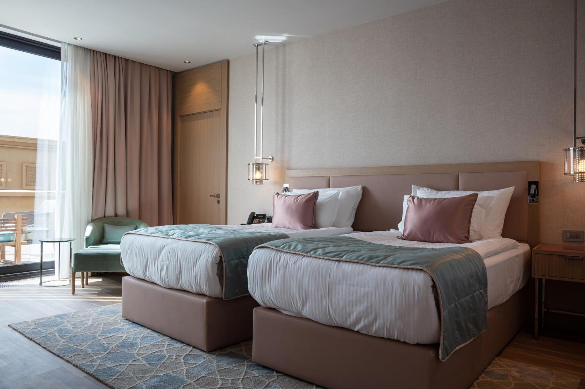 Karavansaray Turkistan Harbour Hotel -Flying Theatre Access Exterior foto Deluxe room